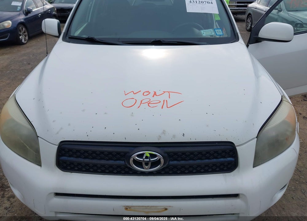 2008 TOYOTA RAV4 VIN: JTMBD32V185142122