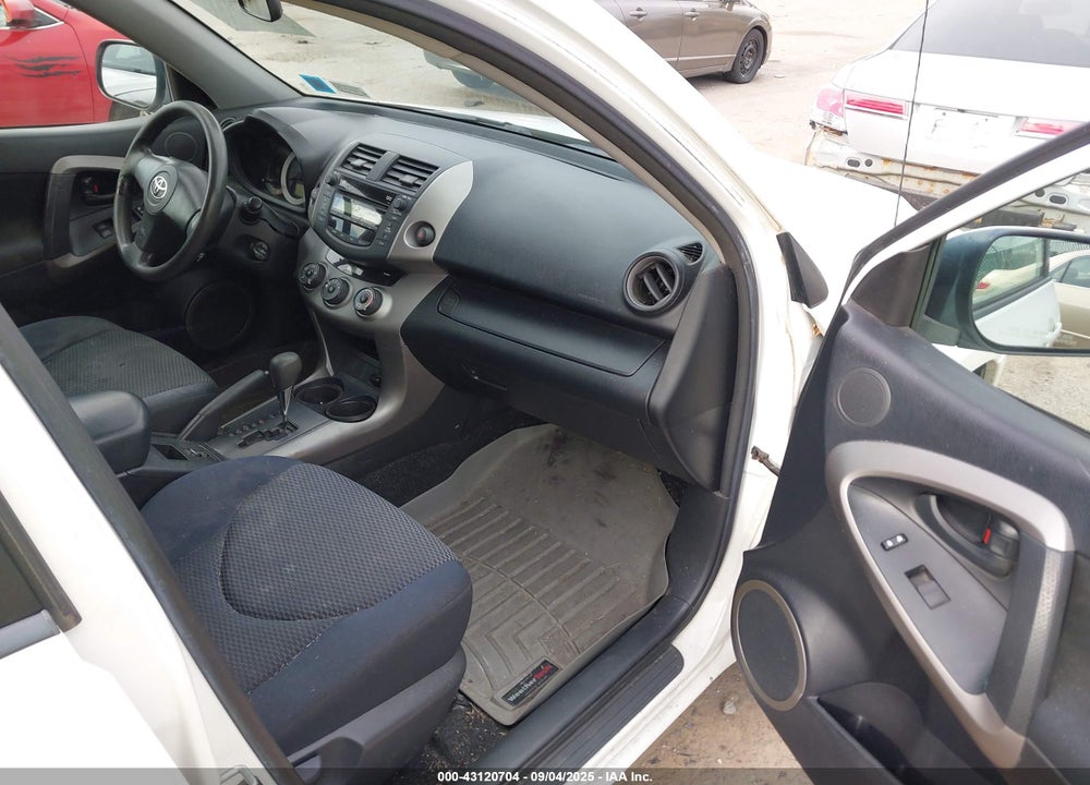 2008 TOYOTA RAV4 VIN: JTMBD32V185142122