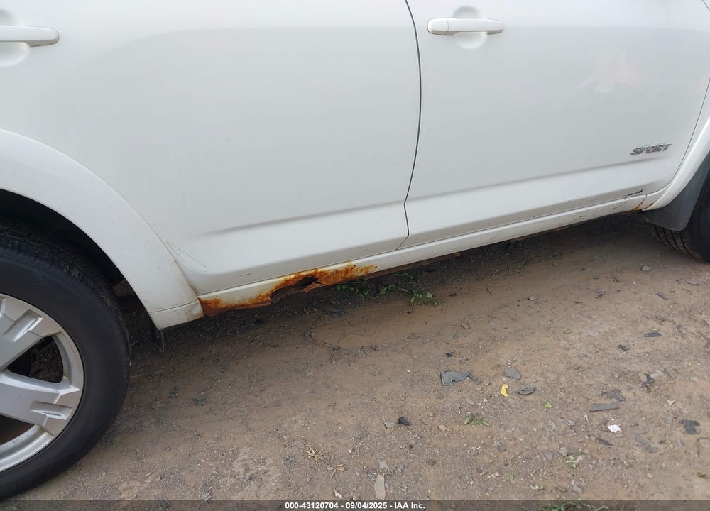 2008 TOYOTA RAV4 VIN: JTMBD32V185142122