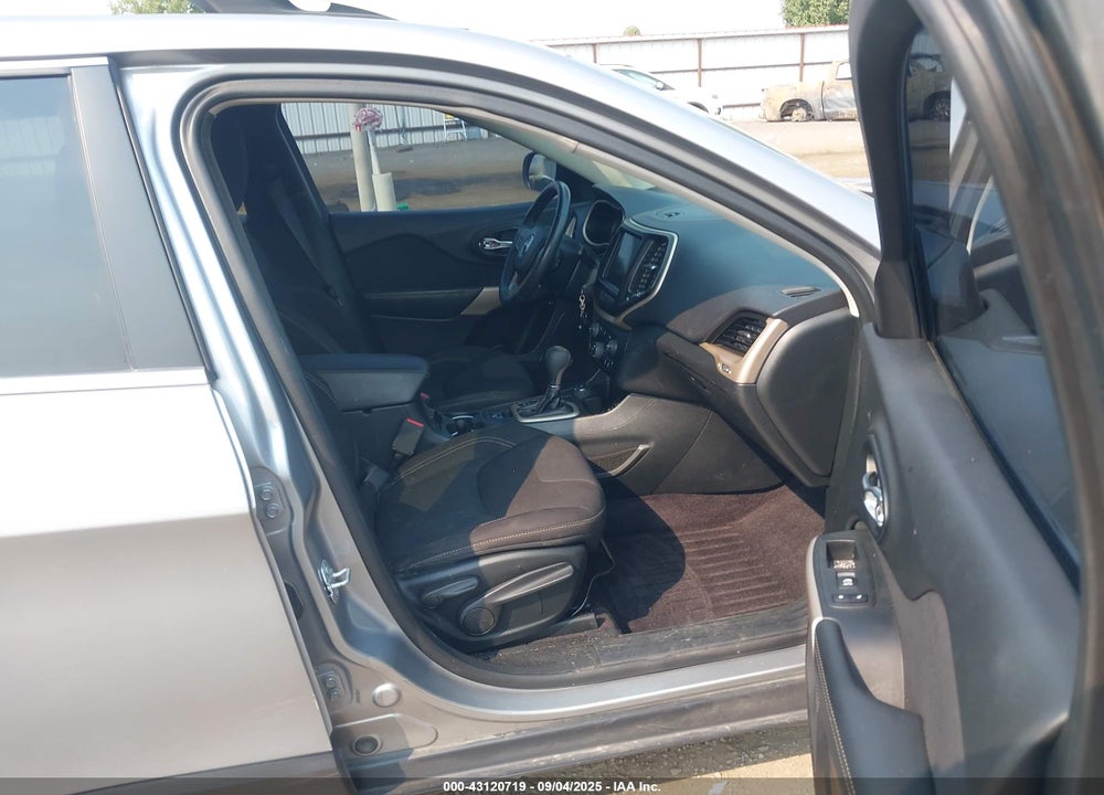 2017 JEEP CHEROKEE VIN: 1C4PJMCB2HW666723