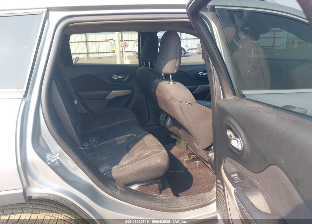 2017 JEEP CHEROKEE VIN: 1C4PJMCB2HW666723