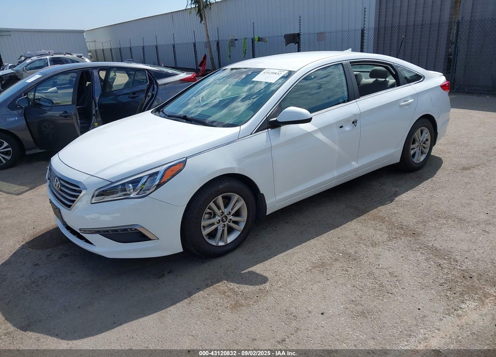 2015 HYUNDAI SONATA SE VIN: 5NPE24AF5FH148909