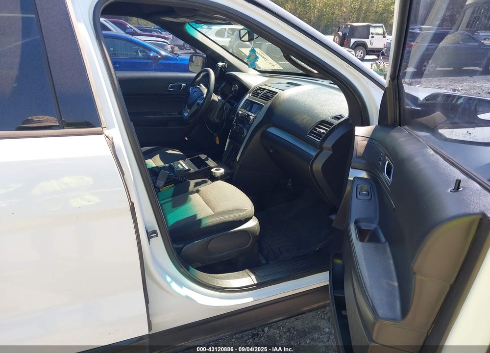 2014 FORD POLICE INTERCEPTOR UTILITY VIN: 1FM5K8AR8EGC28270