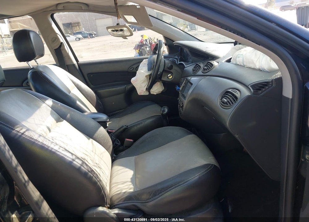 2000 FORD FOCUS SE VIN: 1FAFP3430YW264930