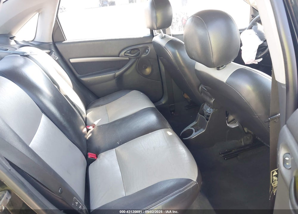 2000 FORD FOCUS SE VIN: 1FAFP3430YW264930
