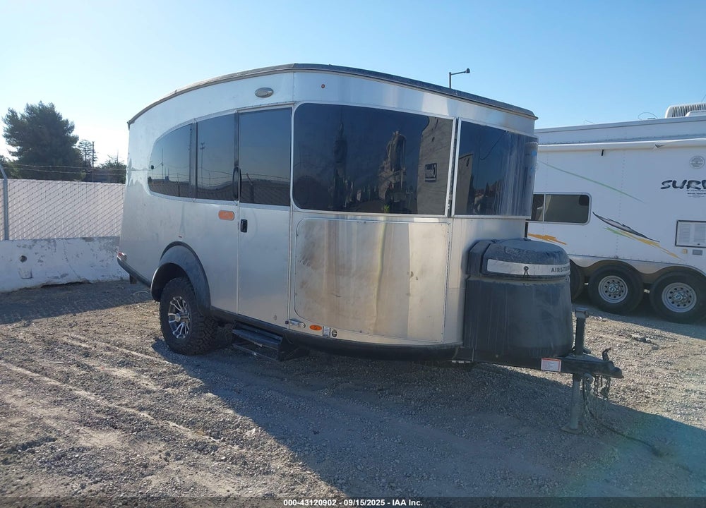 2022 AIRSTREAM TRAILER VIN: 1SMG4DD20NJ206276