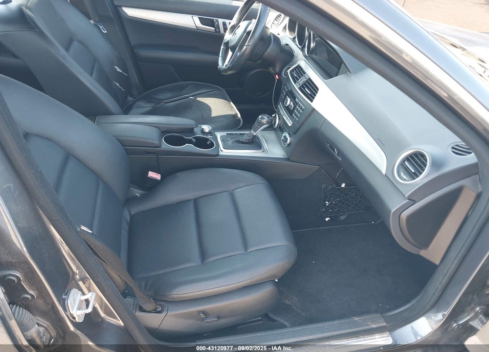2013 MERCEDES-BENZ C CLASS VIN: WDDGF4HB0DR296168