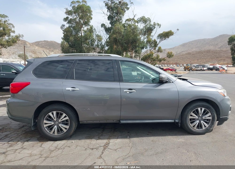 2017 NISSAN PATHFINDER VIN: 5N1DR2MN1HC637025