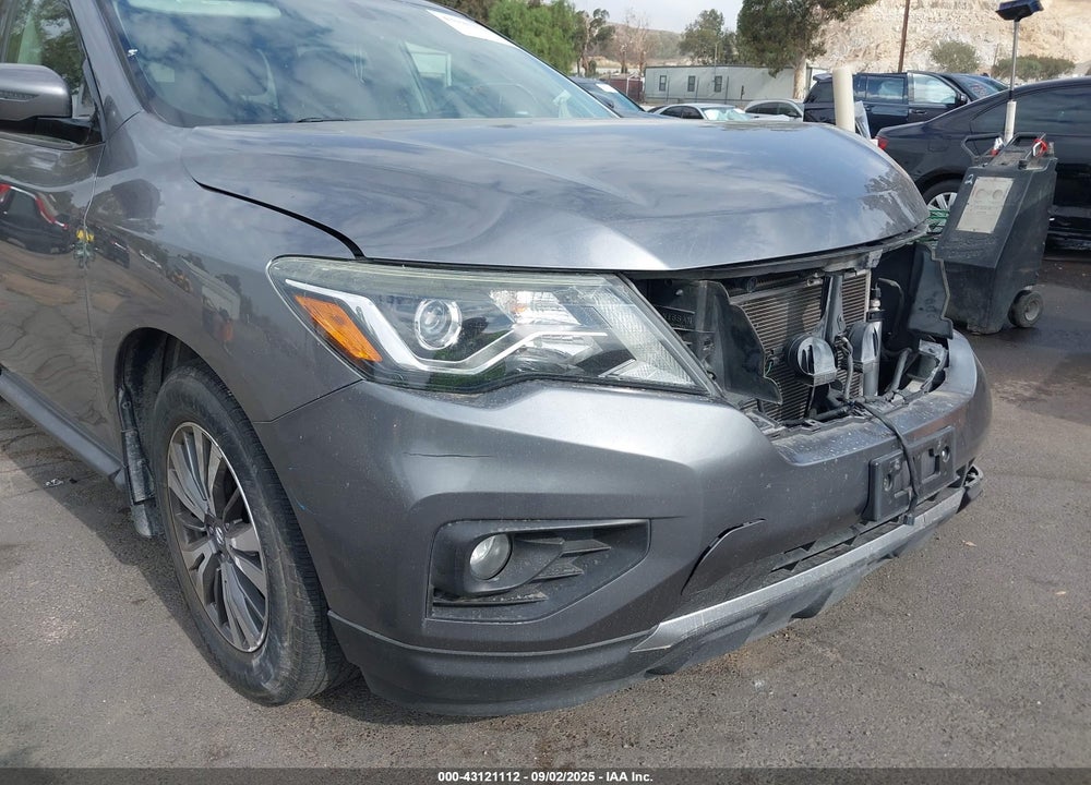 2017 NISSAN PATHFINDER VIN: 5N1DR2MN1HC637025