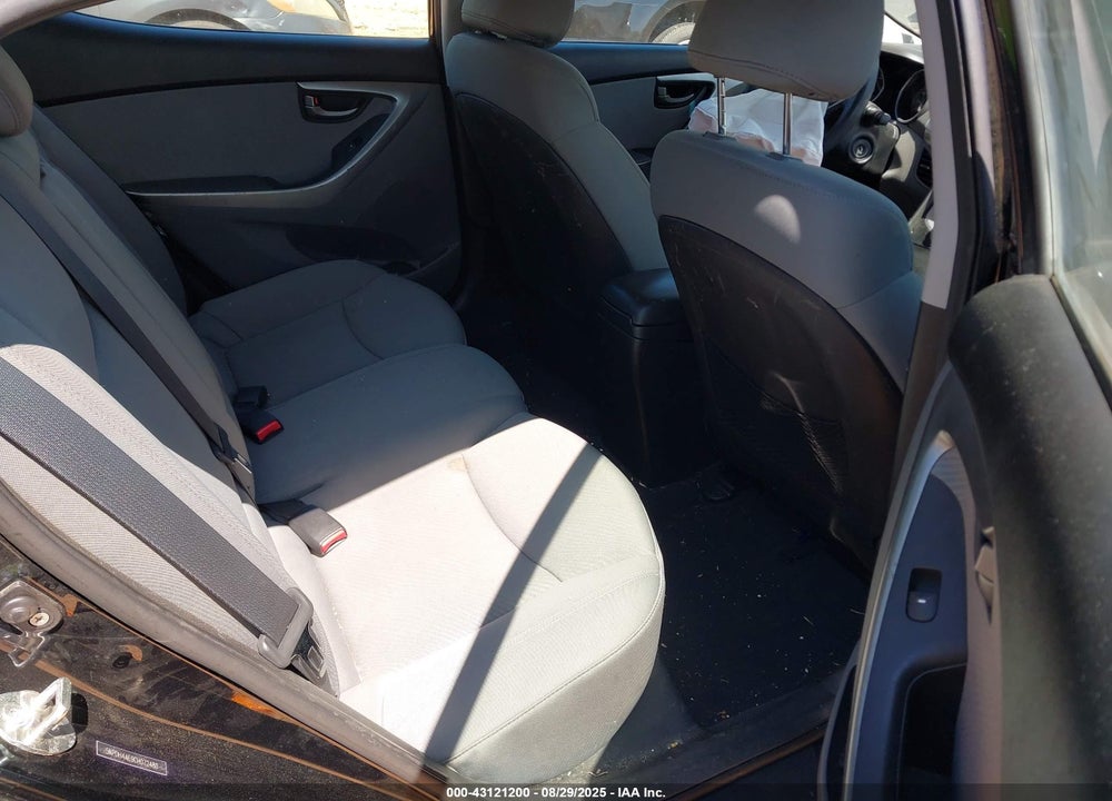 2012 HYUNDAI ELANTRA VIN: 5NPDH4AE9CH072480