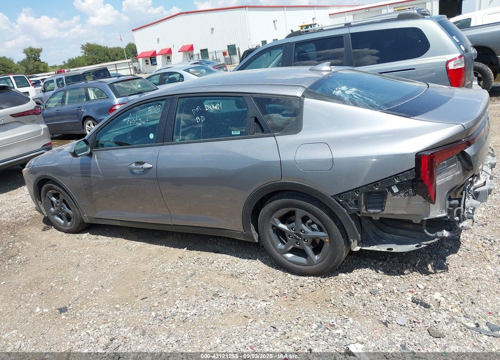 2025 KIA K4 LXS VIN: 3KPFT4DEXSE033841