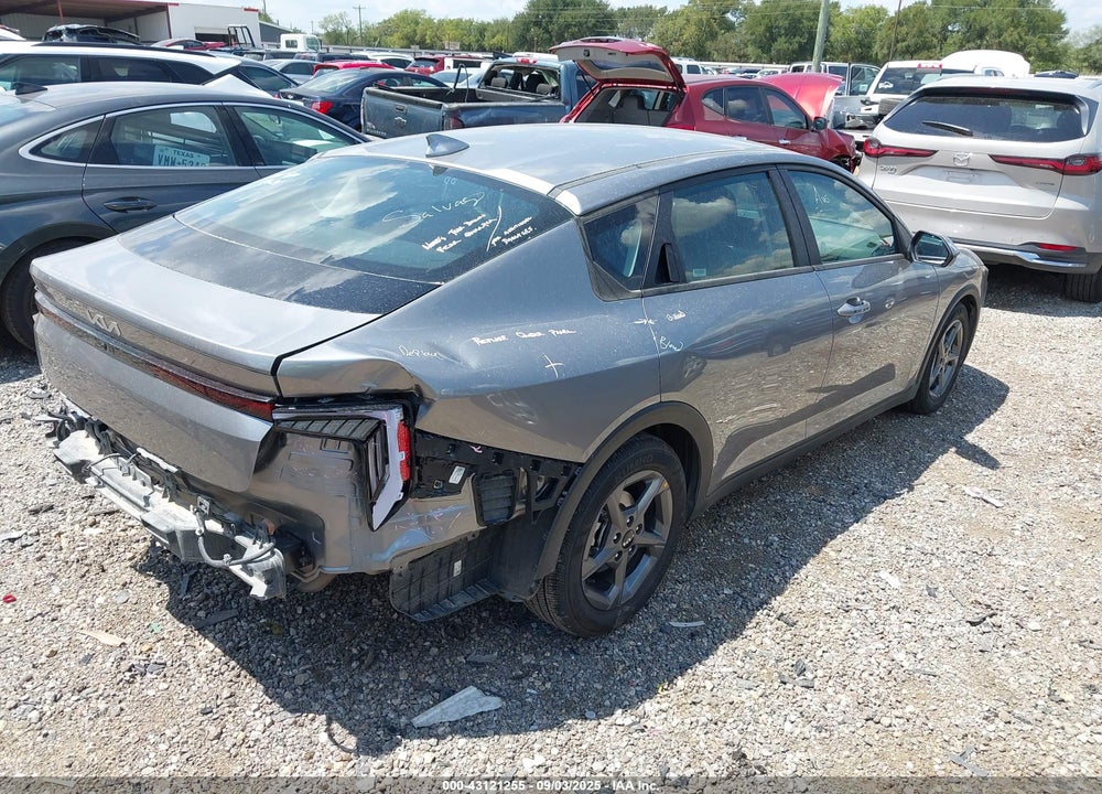 2025 KIA K4 LXS VIN: 3KPFT4DEXSE033841