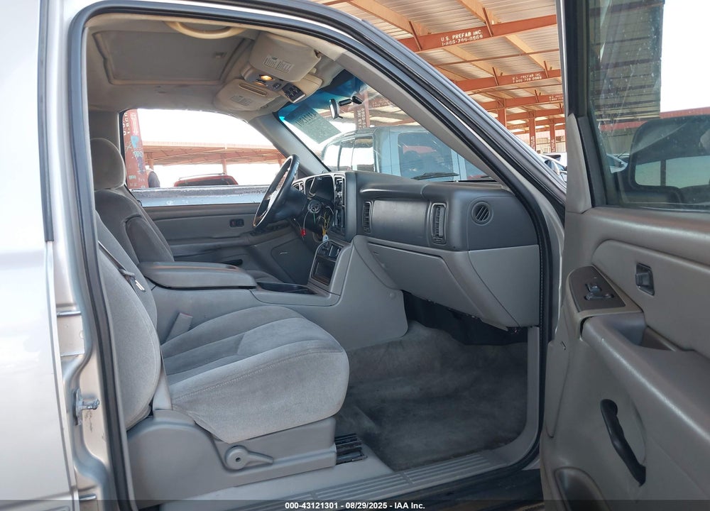 2005 GMC YUKON SLE VIN: 1GKEK13V55J138927