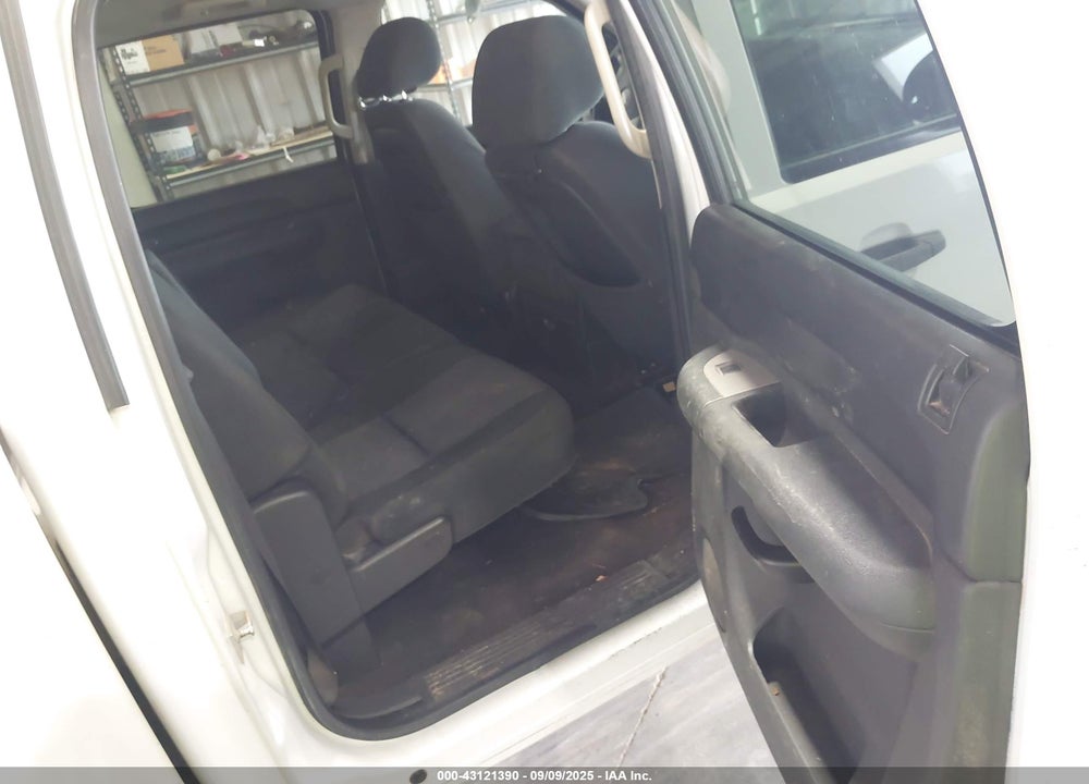 2011 CHEVROLET SILVERADO 1500 LT VIN: 3GCPKSE37BG309910
