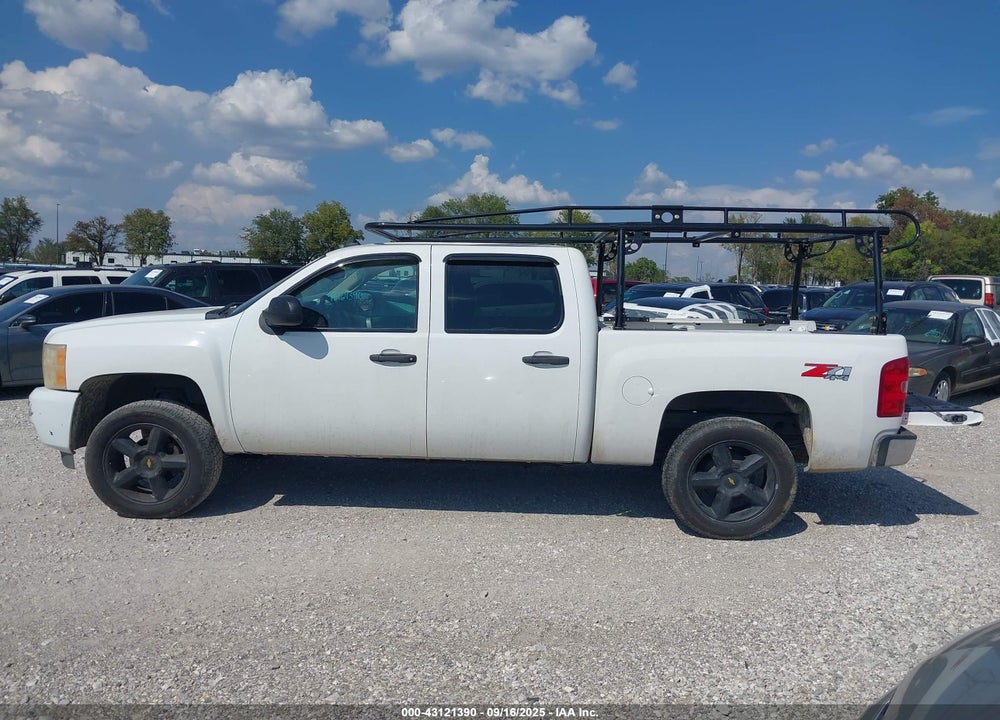 2011 CHEVROLET SILVERADO 1500 LT VIN: 3GCPKSE37BG309910