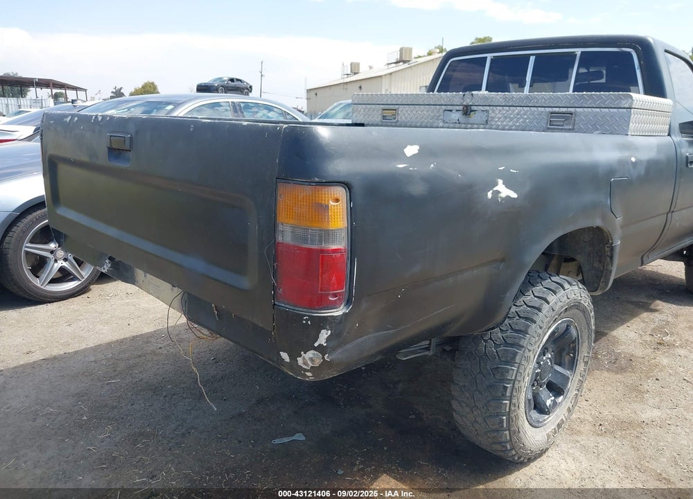 1989 TOYOTA PICKUP 1/2 TON LNG WHEELBASE DLX VIN: JT4RN02P4K4001375