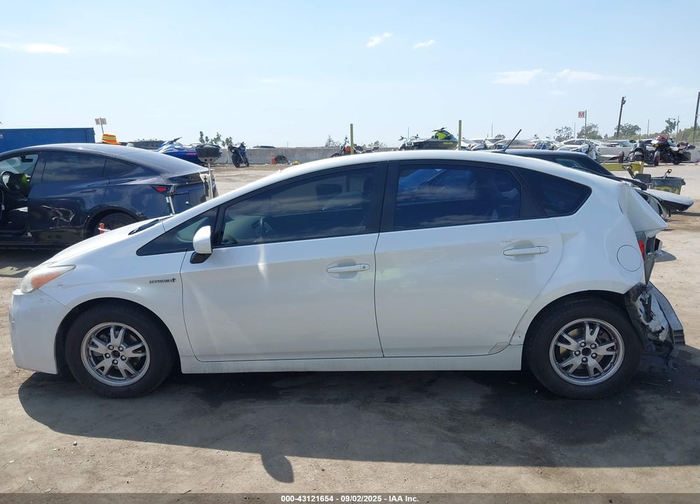 2011 TOYOTA PRIUS VIN: JTDKN3DUXB0311463