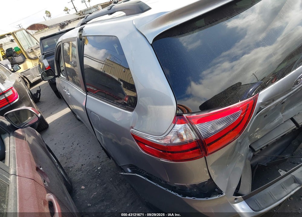 2020 TOYOTA SIENNA XLE VIN: 5TDYZ3DCXLS077992