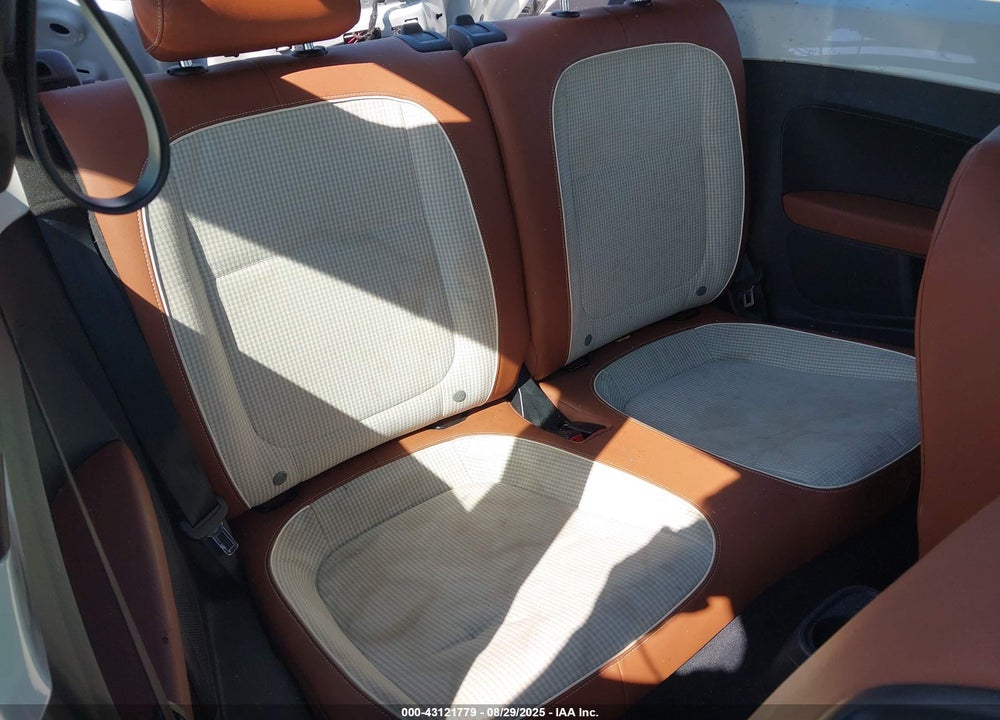 2015 VOLKSWAGEN BEETLE VIN: 3VWF17AT7FM605144