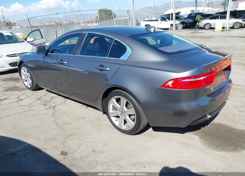2018 JAGUAR XE VIN: SAJAE4FX6JCP35892