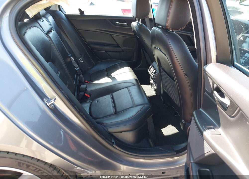 2018 JAGUAR XE VIN: SAJAE4FX6JCP35892