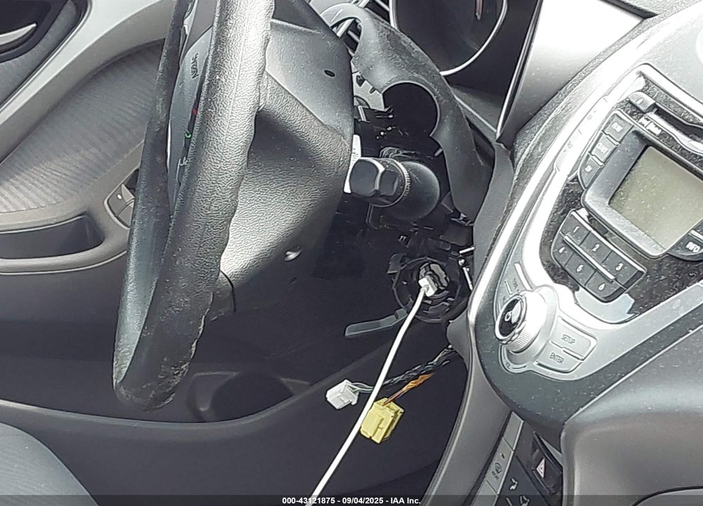 2012 HYUNDAI ELANTRA VIN: KMHDH4AE1CU183042