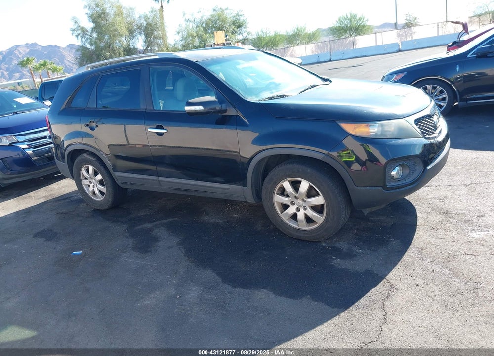 2013 KIA SORENTO LX VIN: 5XYKT3A67DG311560