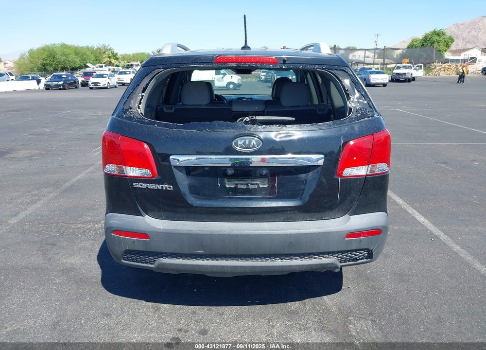 2013 KIA SORENTO LX VIN: 5XYKT3A67DG311560