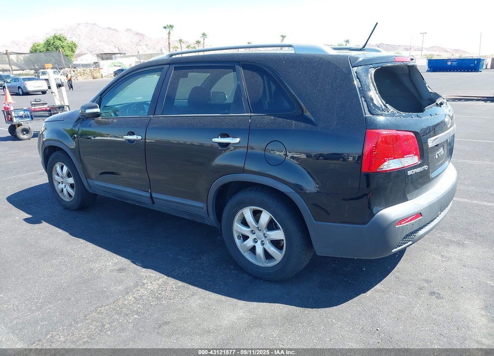 2013 KIA SORENTO LX VIN: 5XYKT3A67DG311560