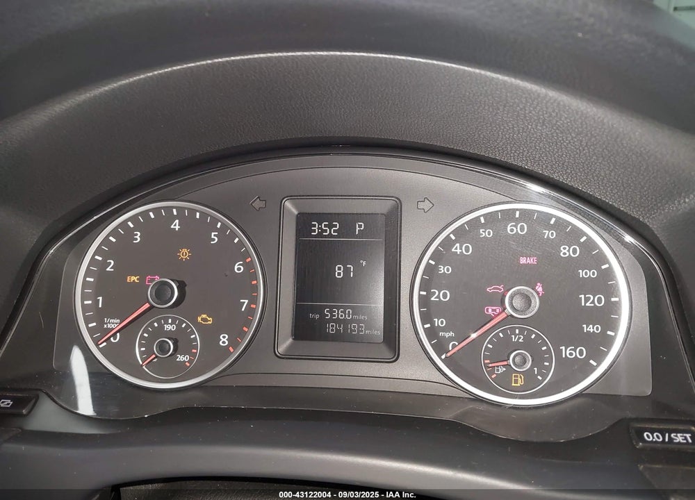 2011 VOLKSWAGEN TIGUAN VIN: WVGAV7AX3BW527164
