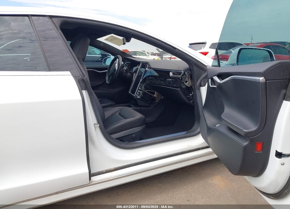 2016 TESLA MODEL S VIN: 5YJSA1E28GF150780