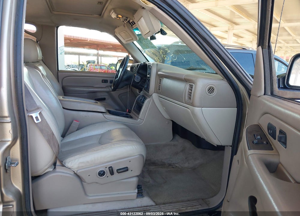 2005 CHEVROLET SUBURBAN 1500 LT VIN: 1GNFK16Z75J182093