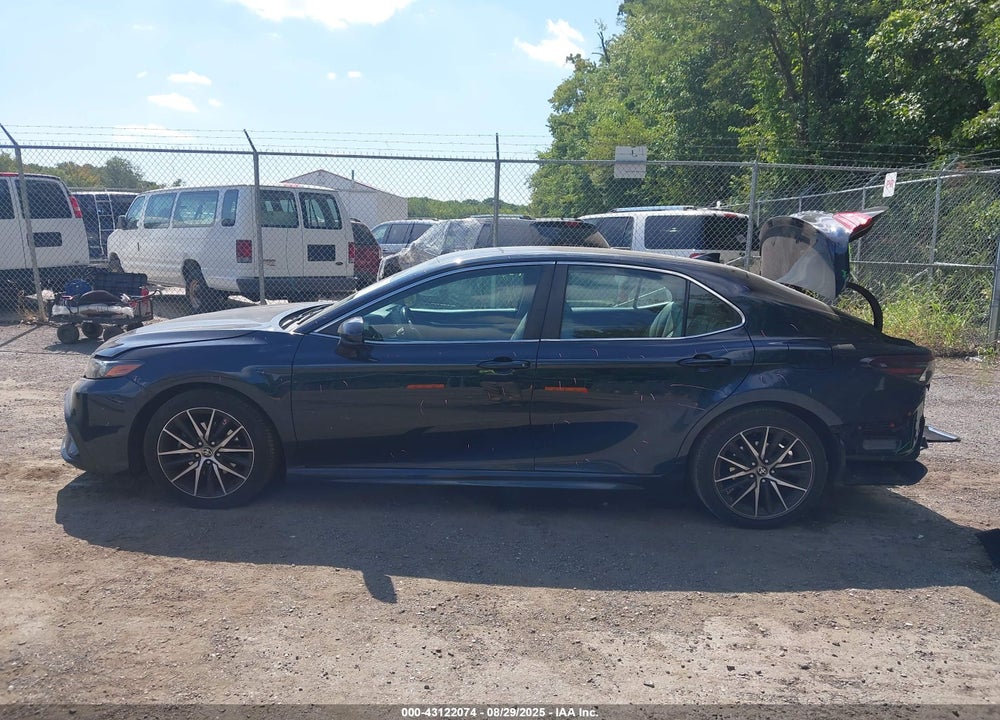 2021 TOYOTA CAMRY VIN: 4T1G11AKXMU523439