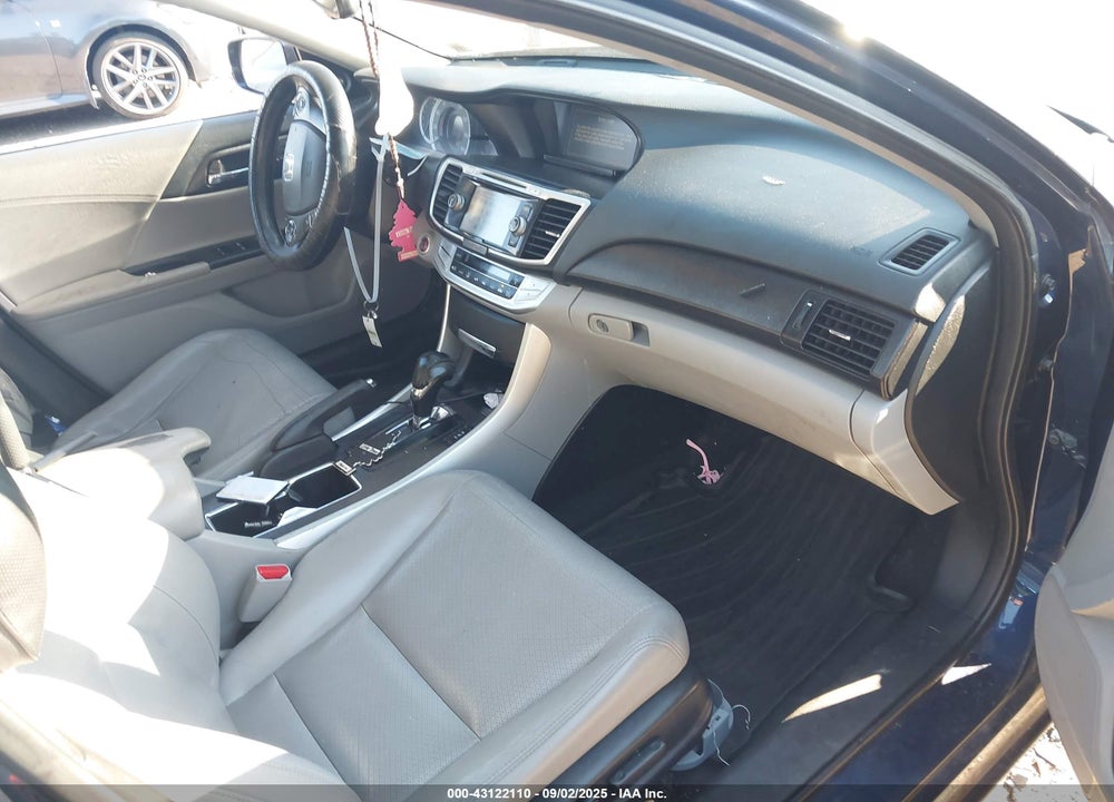 2013 HONDA ACCORD VIN: 1HGCR2F87DA054571