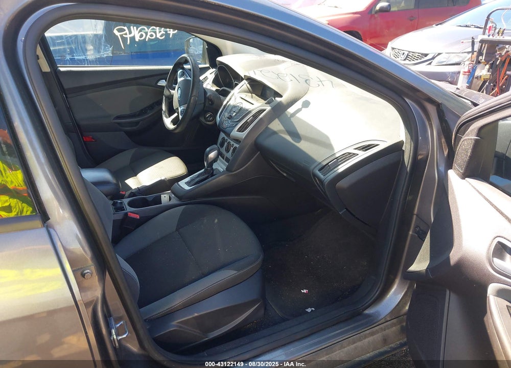 2014 FORD FOCUS VIN: 1FADP3F27EL401676
