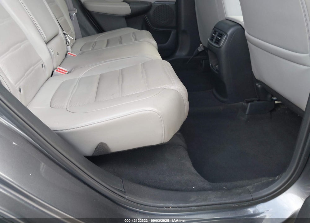 2019 HONDA CR-V TOURING VIN: JHLRW2H9XKX007989