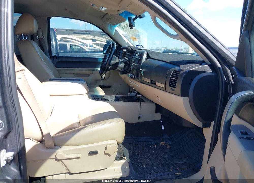 2011 CHEVROLET SILVERADO 1500 VIN: 3GCPKSE38BG204079