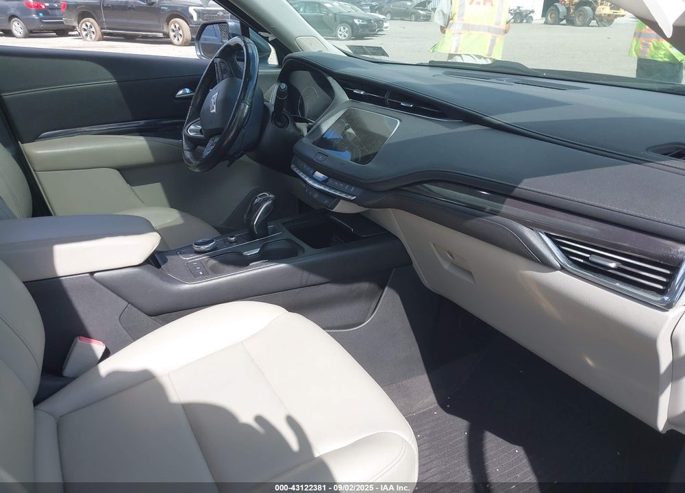 2019 CADILLAC XT4 VIN: 1GYFZBR4XKF158647