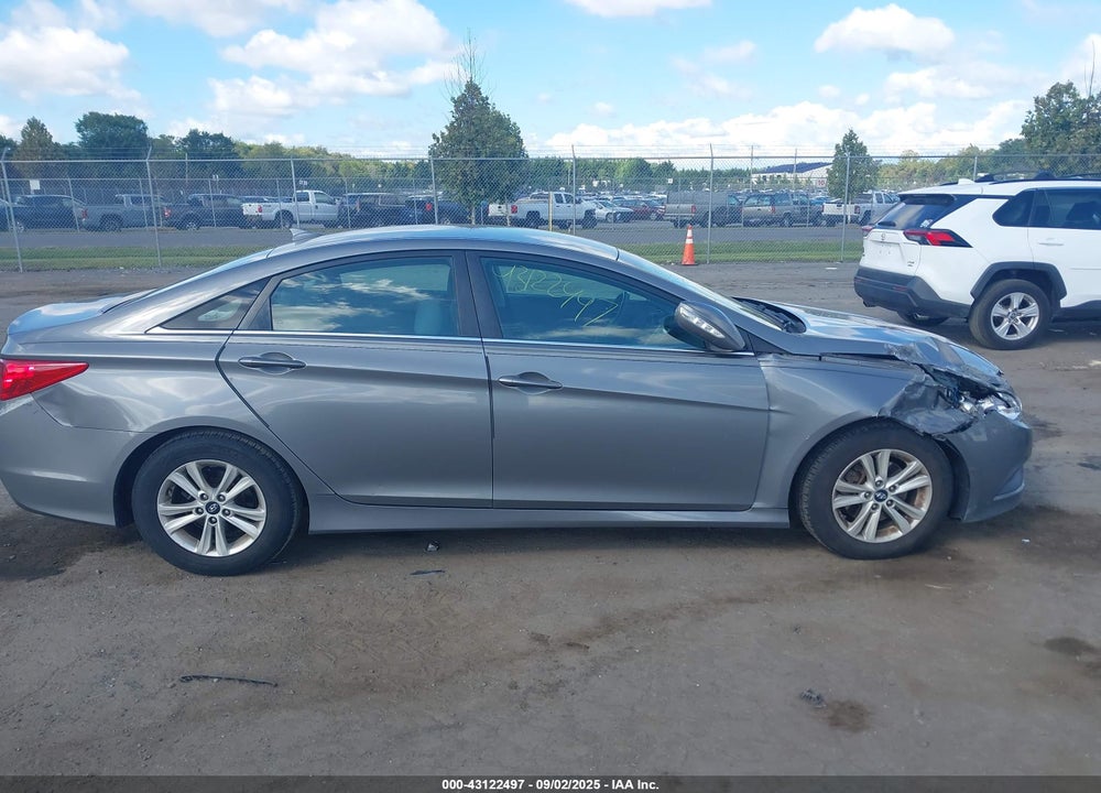 2014 HYUNDAI SONATA VIN: 5NPEB4AC3EH861439
