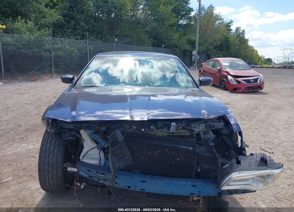 2015 CHRYSLER 300 VIN: 2C3CCARG0FH781637