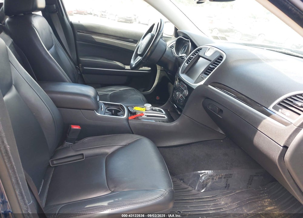 2015 CHRYSLER 300 VIN: 2C3CCARG0FH781637