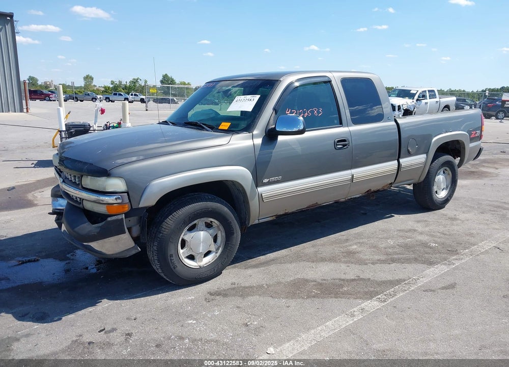 2000 CHEVROLET SILVERADO 1500 LS VIN: 2GCEK19T2Y1255414