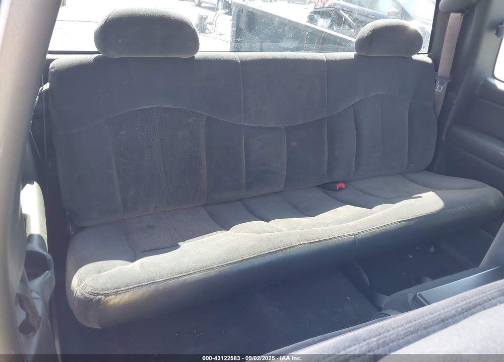 2000 CHEVROLET SILVERADO 1500 LS VIN: 2GCEK19T2Y1255414