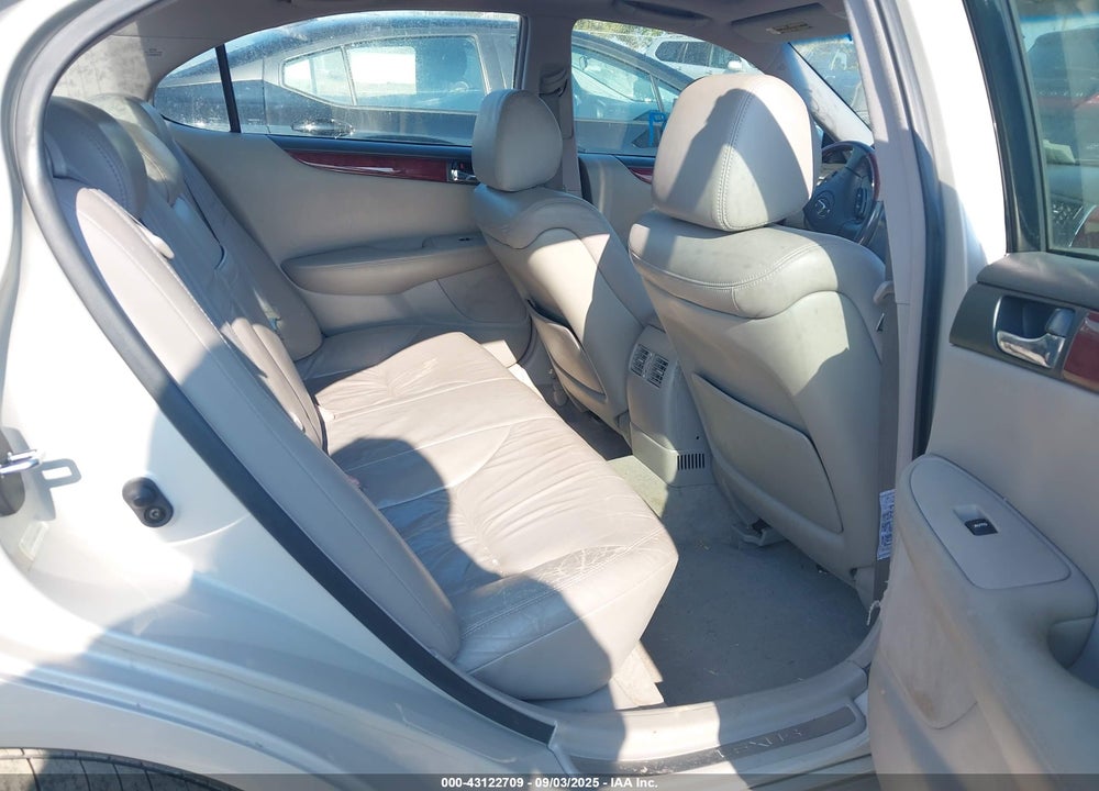 2002 LEXUS ES 300 VIN: JTHBF30G520083013