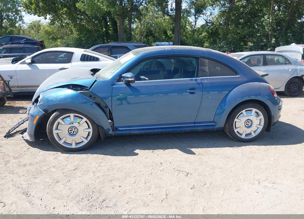 2019 VOLKSWAGEN BEETLE VIN: 3VWJD7AT8KM718323
