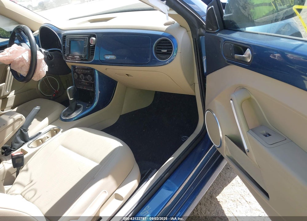 2019 VOLKSWAGEN BEETLE VIN: 3VWJD7AT8KM718323