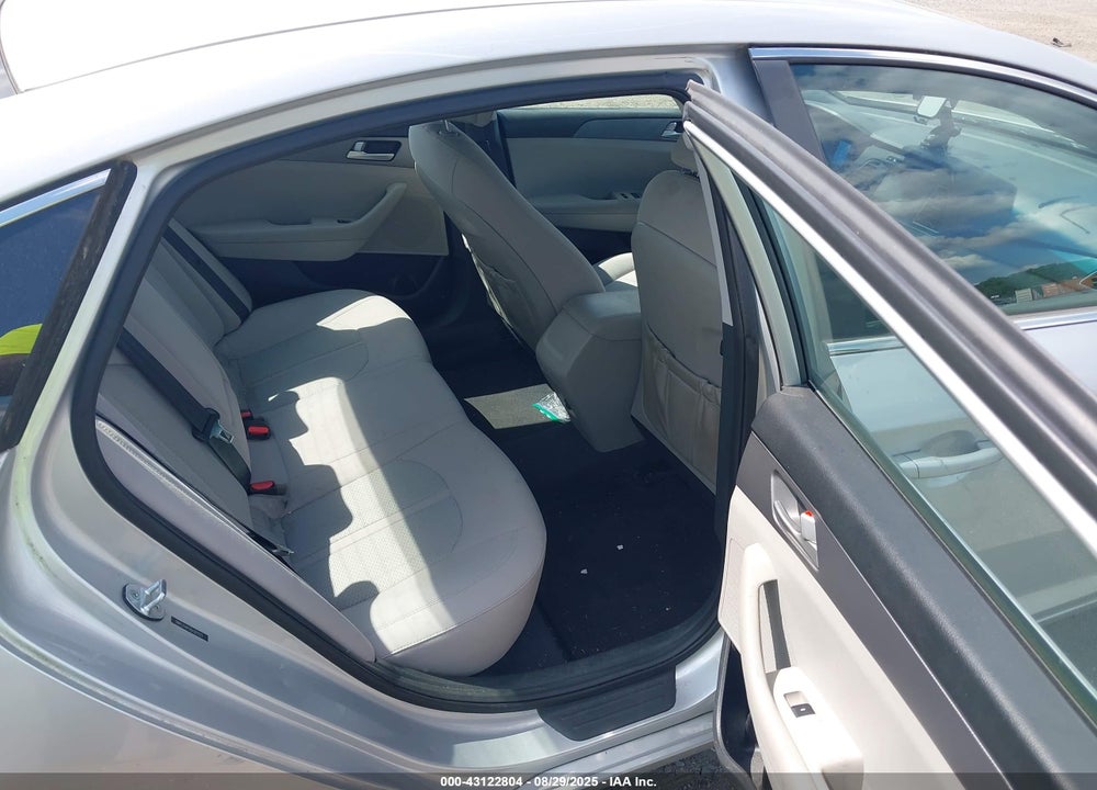2016 HYUNDAI SONATA VIN: 5NPE24AF9GH307271