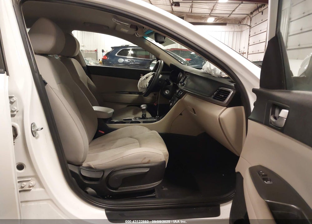 2016 KIA OPTIMA VIN: 5XXGT4L32GG074497