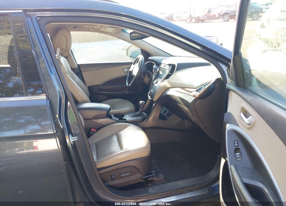 2016 HYUNDAI SANTA FE VIN: KM8SR4HF3GU139827