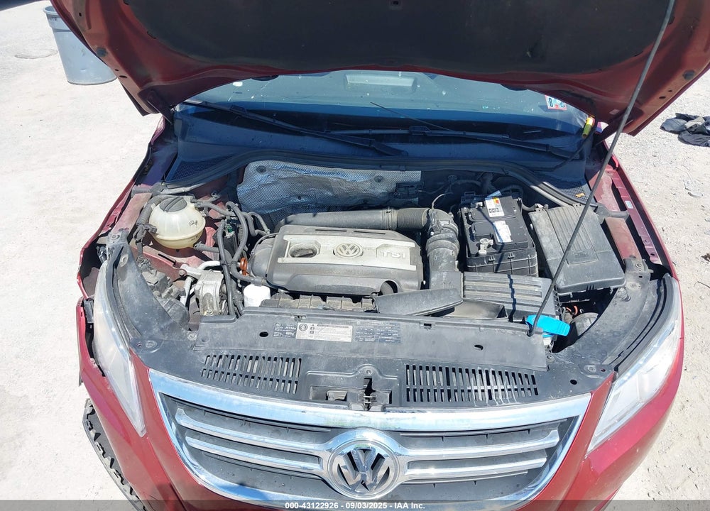 2011 VOLKSWAGEN TIGUAN VIN: WVGAV7AX7BW000566